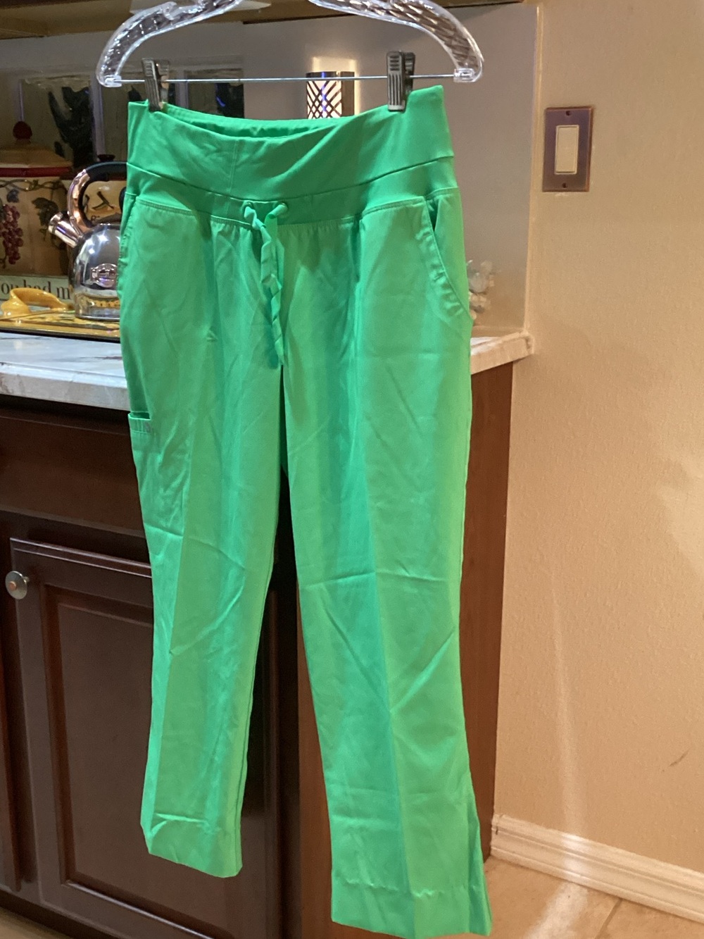 Women’s Bright Green Pull-On Scrubs 22” Inseam
